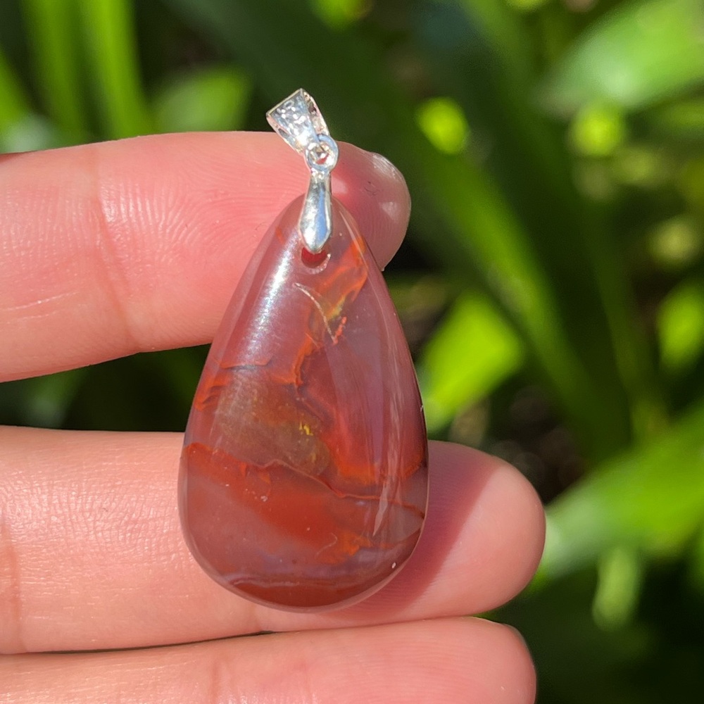 Sterling silver burgundy teardrop Nanhong agate‎ pendant